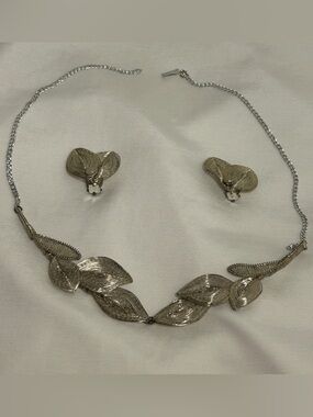 Vintage spun silver Leaf Motif Necklace and Clip-On Earrings Set MCM Germany
